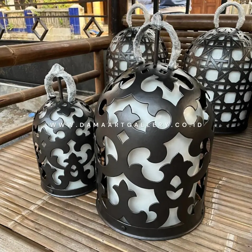 Lampu Taman Kurungan Ukir Anti Korosi